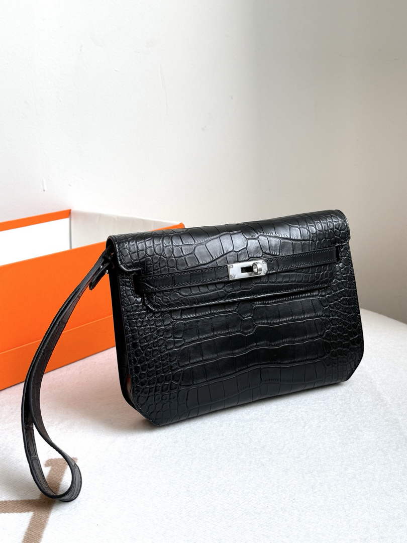 Hermès Sac Dépêches 25 | Black Crocodile | Special Order Clutch - Default Title - View 3