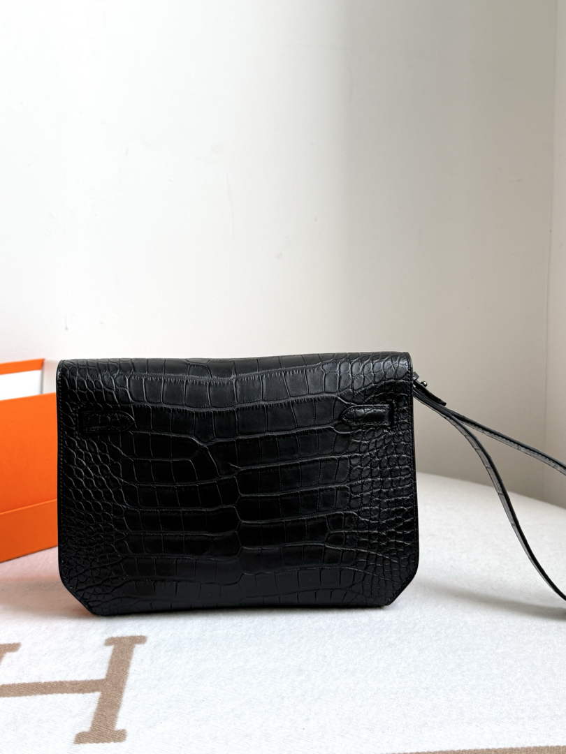 Hermès Sac Dépêches 25 – Black Crocodile Leather Clutch (Special Order) - Default Title - View 2