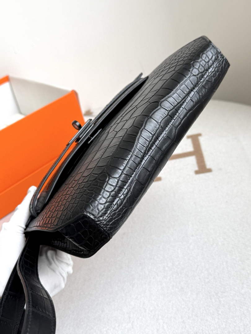 Hermès Sac Dépêches 25 – Black Crocodile Leather Clutch (Special Order) - Default Title - View 4