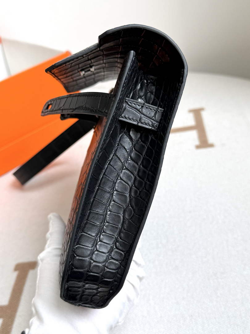 Hermès Sac Dépêches 25 – Black Crocodile Leather Clutch (Special Order) - Default Title - View 6