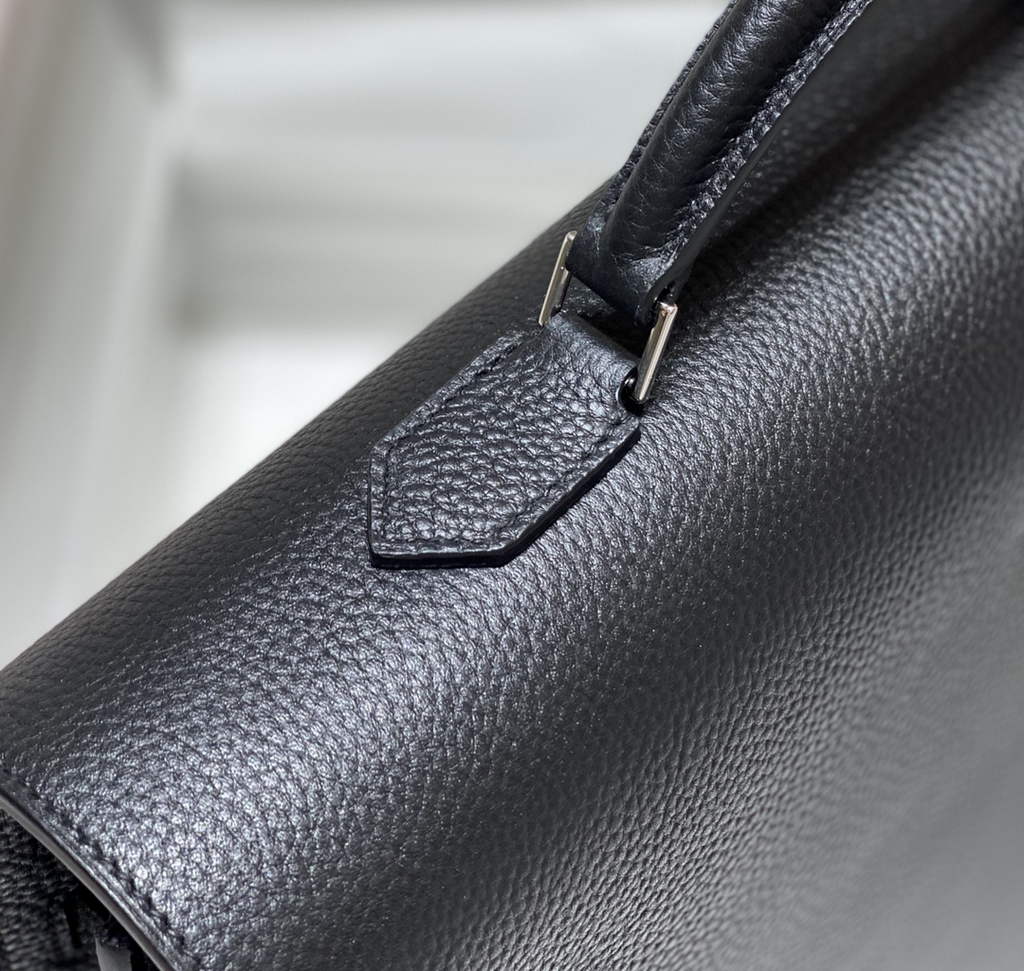 Hermès Kelly Messenger Bag Togo leather Silver hardware 38cm Black