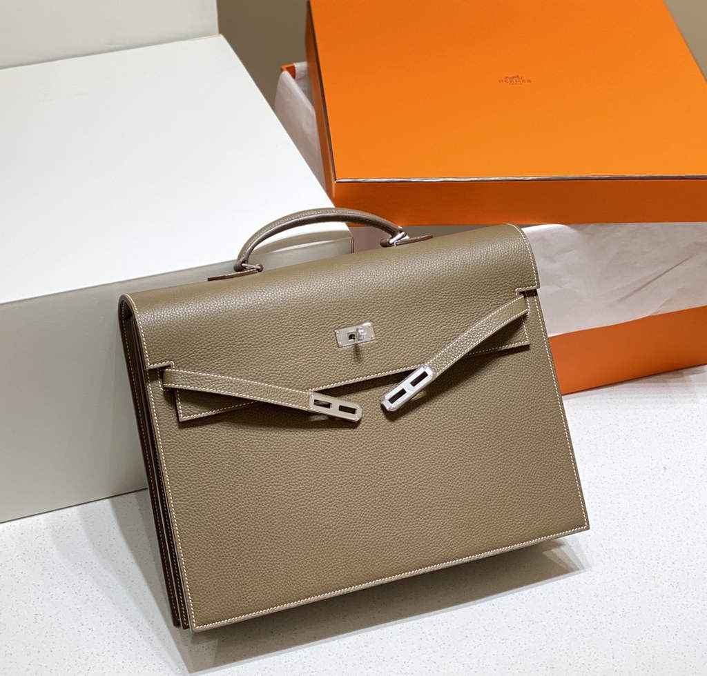 Hermès Kelly Messenger Bag Togo leather Silver hardware 38cm Gray