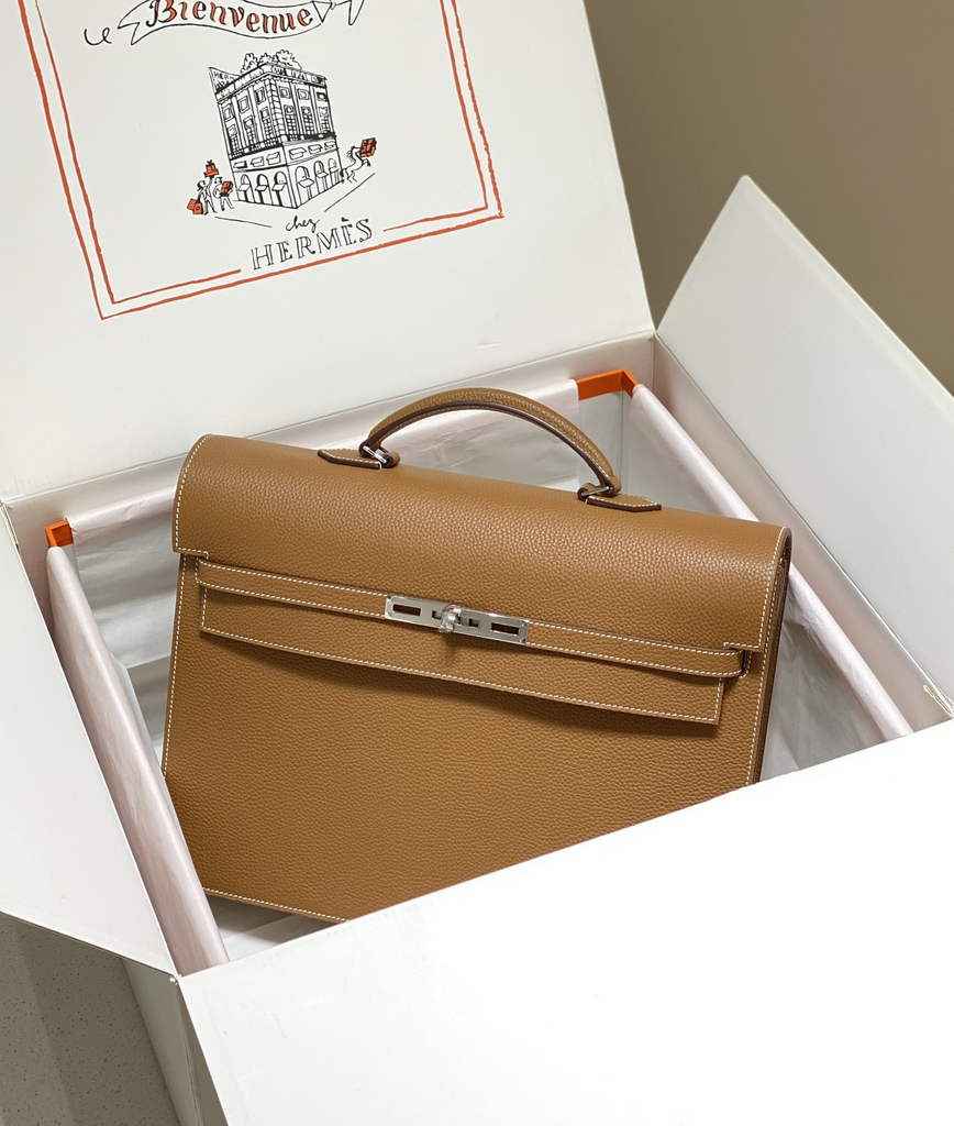 Hermès Kelly Messenger Bag Togo leather Silver hardware 38cm Light Brown