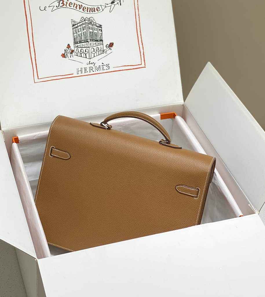 Hermès Kelly Messenger Bag Togo leather Silver hardware 38cm Light Brown