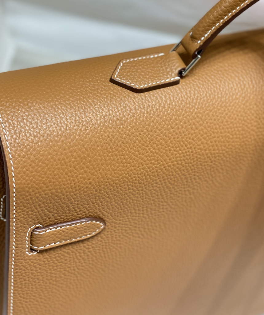Hermès Kelly Messenger Bag Togo leather Silver hardware 38cm Light Brown