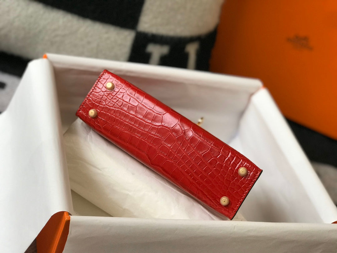 Hermes Kelly Mini II Bag 19 Red Crocodile Leather with Gold Hardware