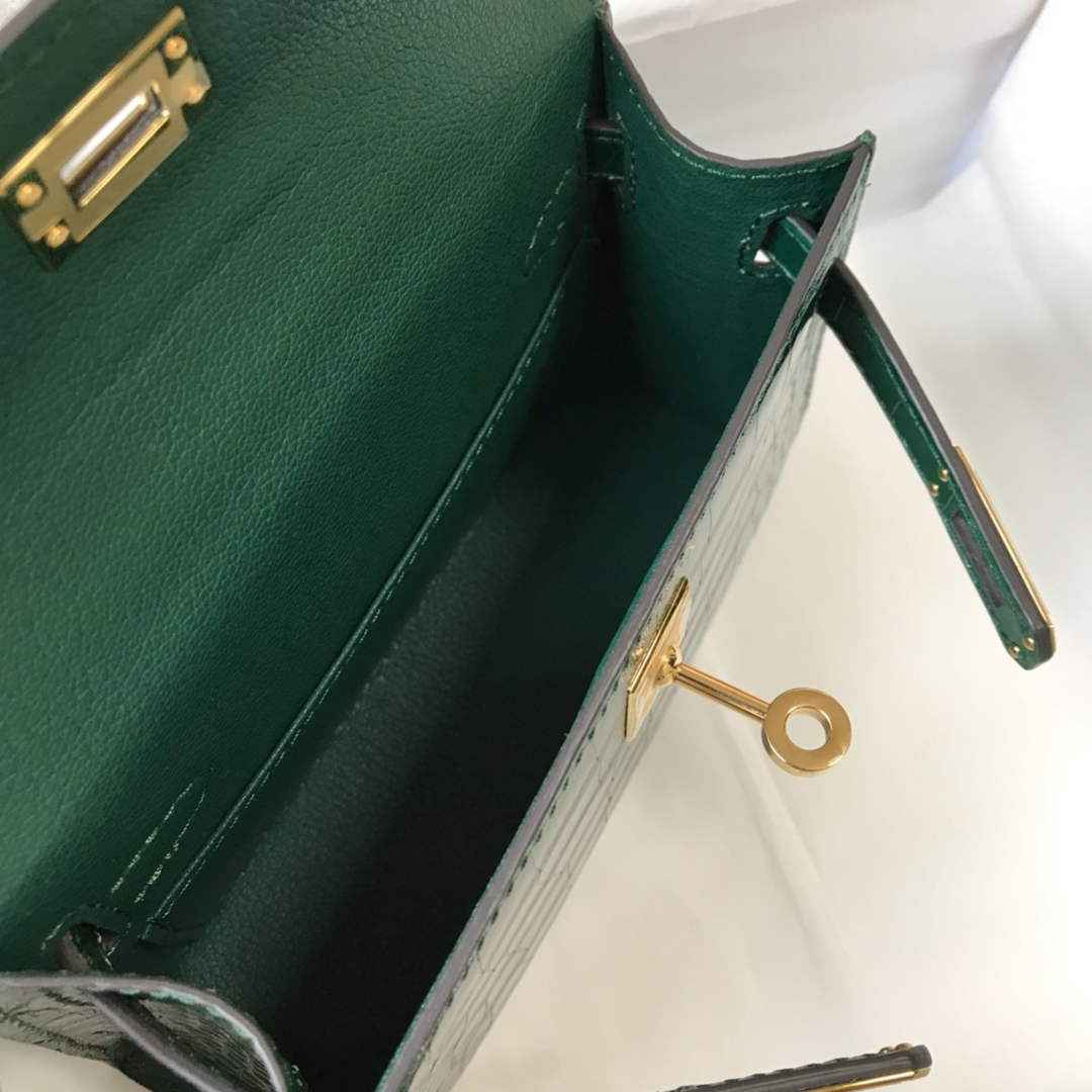 Hermes Kelly Mini II Bag 19 Green Crocodile Leather with Gold Hardware