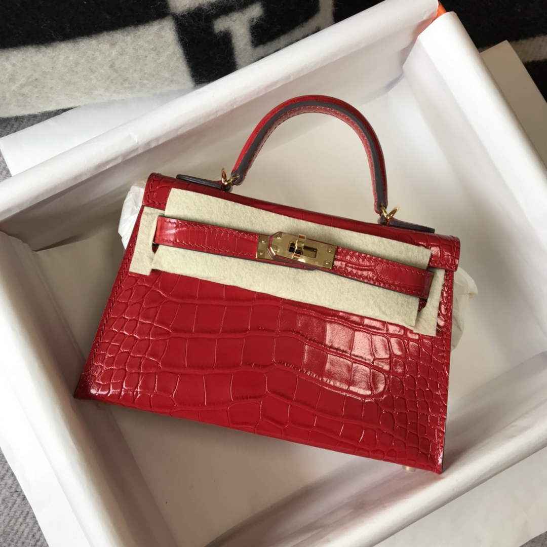 Hermes Kelly Mini II Bag 19 Red Crocodile Leather with Gold Hardware