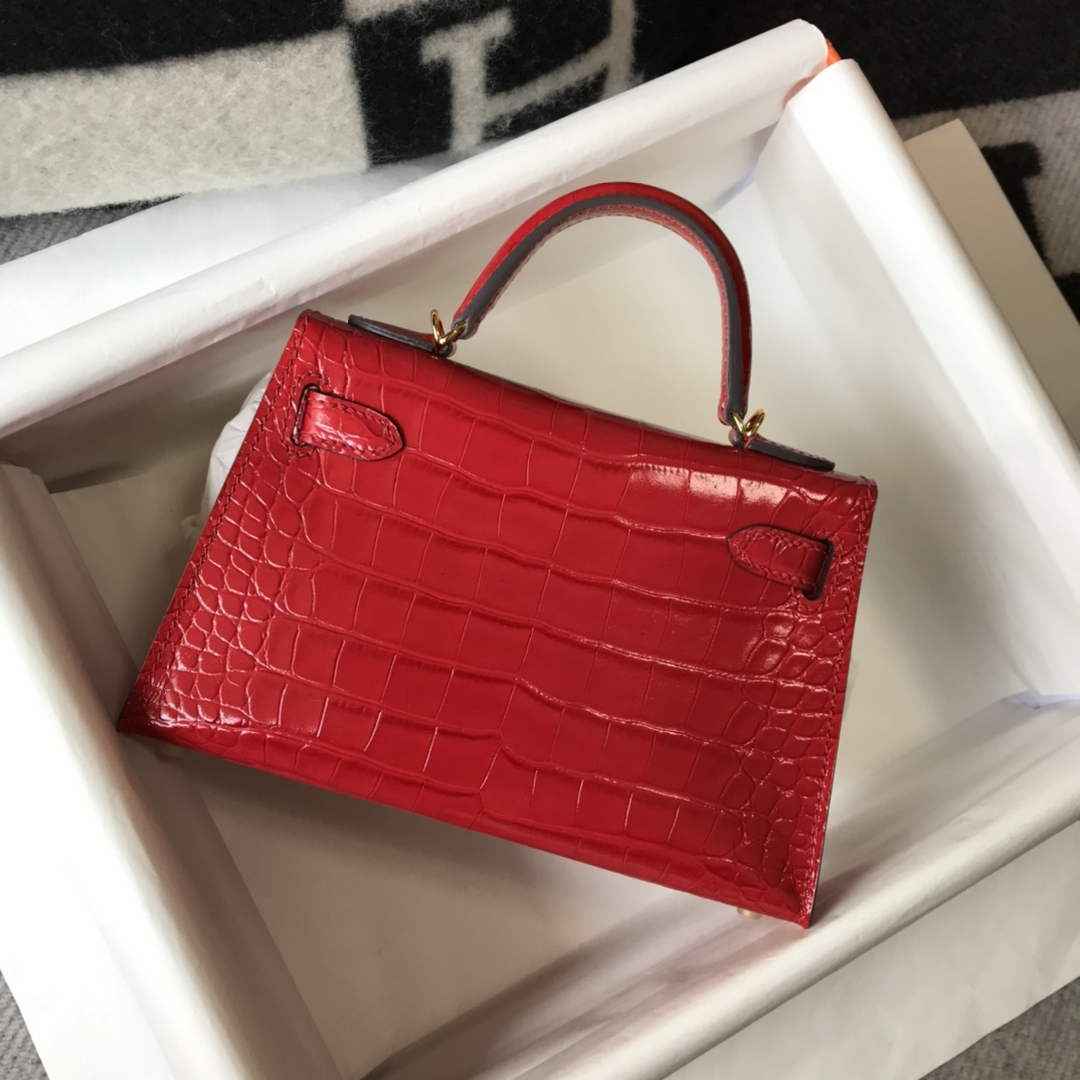 Hermes Kelly Mini II Bag 19 Red Crocodile Leather with Gold Hardware