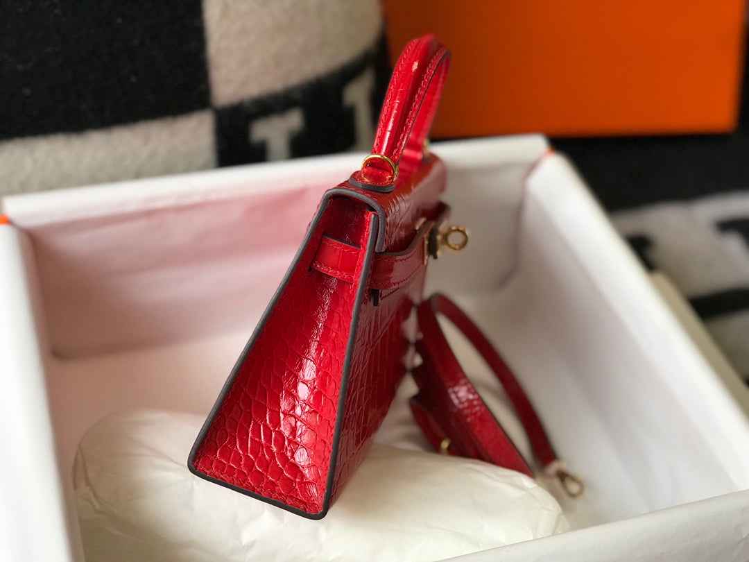 Hermes Kelly Mini II Bag 19 Red Crocodile Leather with Gold Hardware