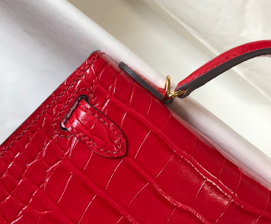 Hermes Kelly Mini II Bag 19 Red Crocodile Leather with Gold Hardware