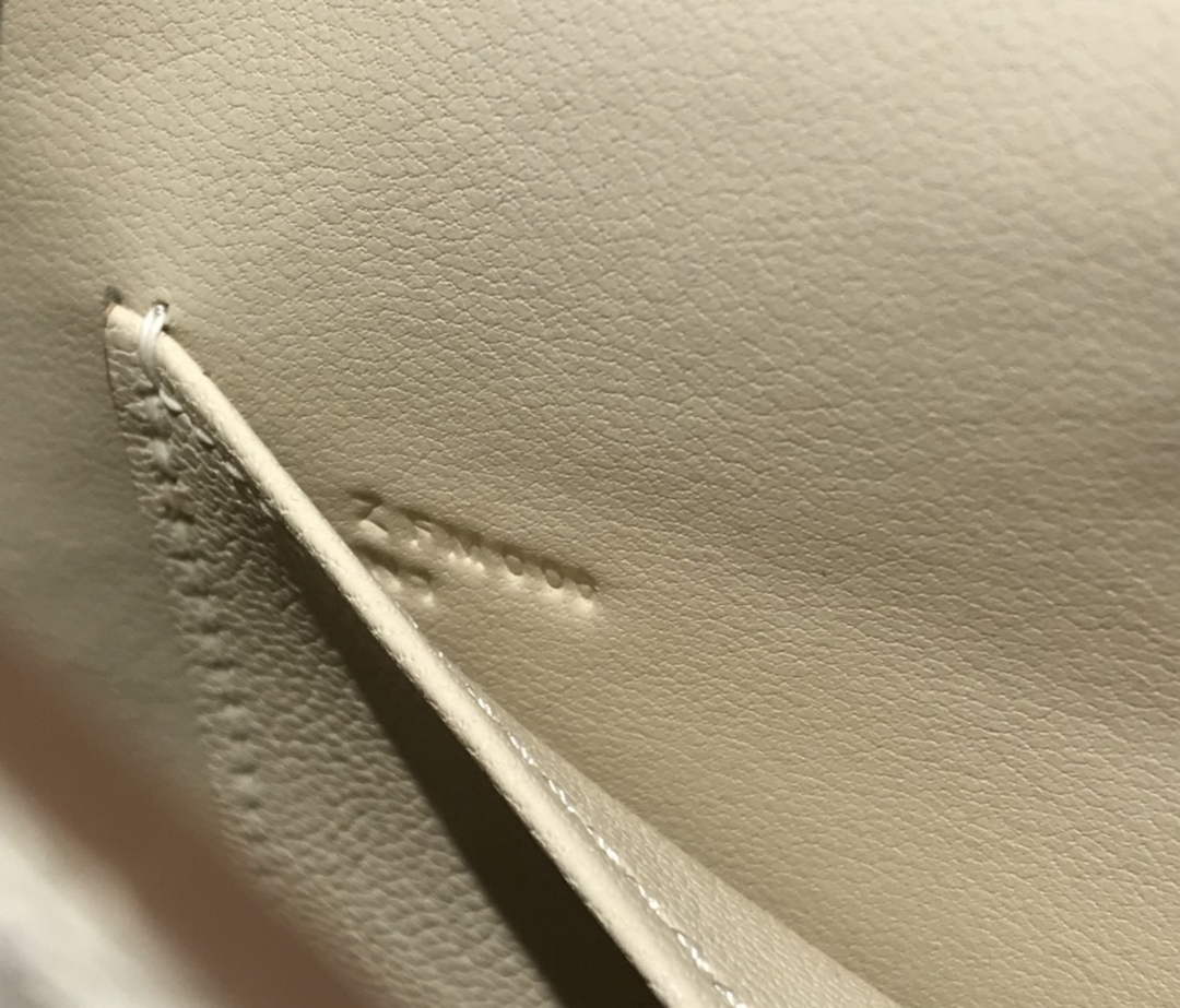 Hermes Kelly Mini II Bag 19 Silver Hardware with Epsom White