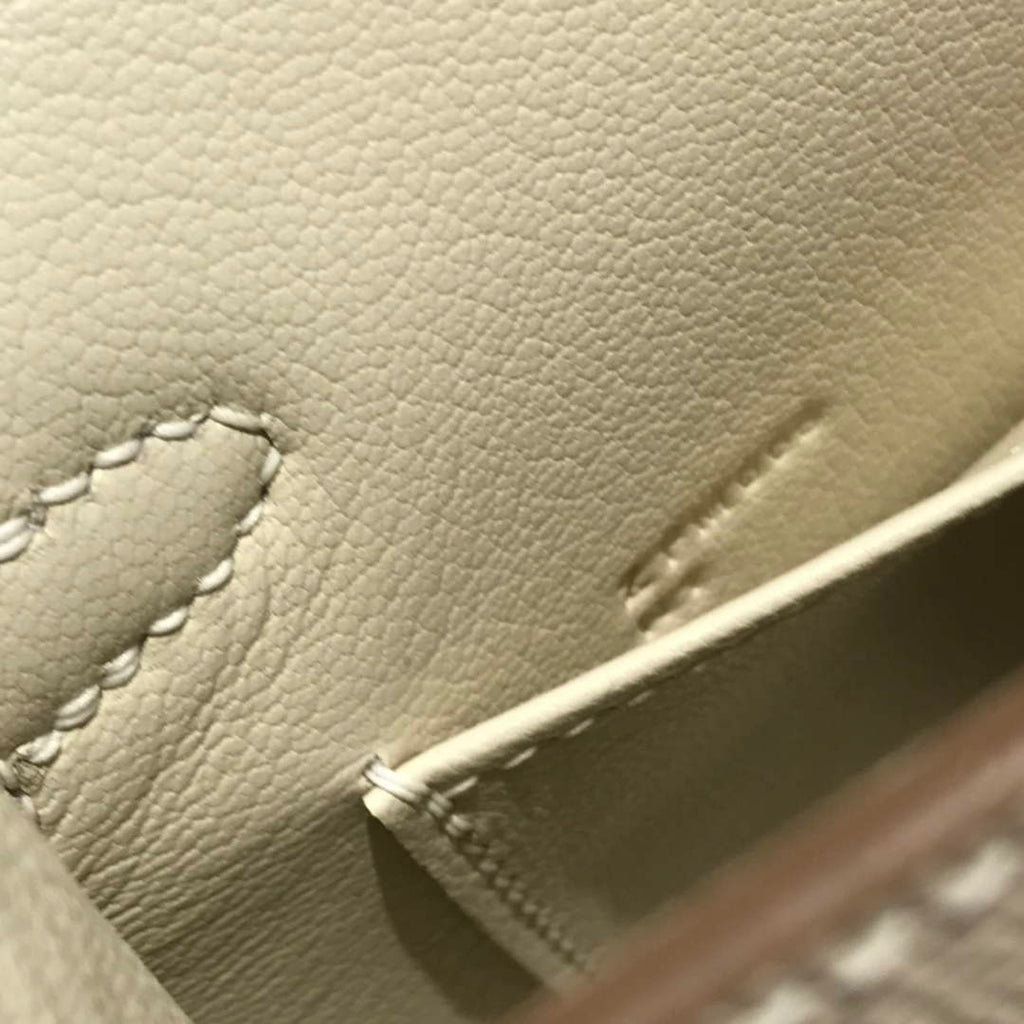 Hermes Kelly Mini II Bag 19 Gold Hardware with Epsom White