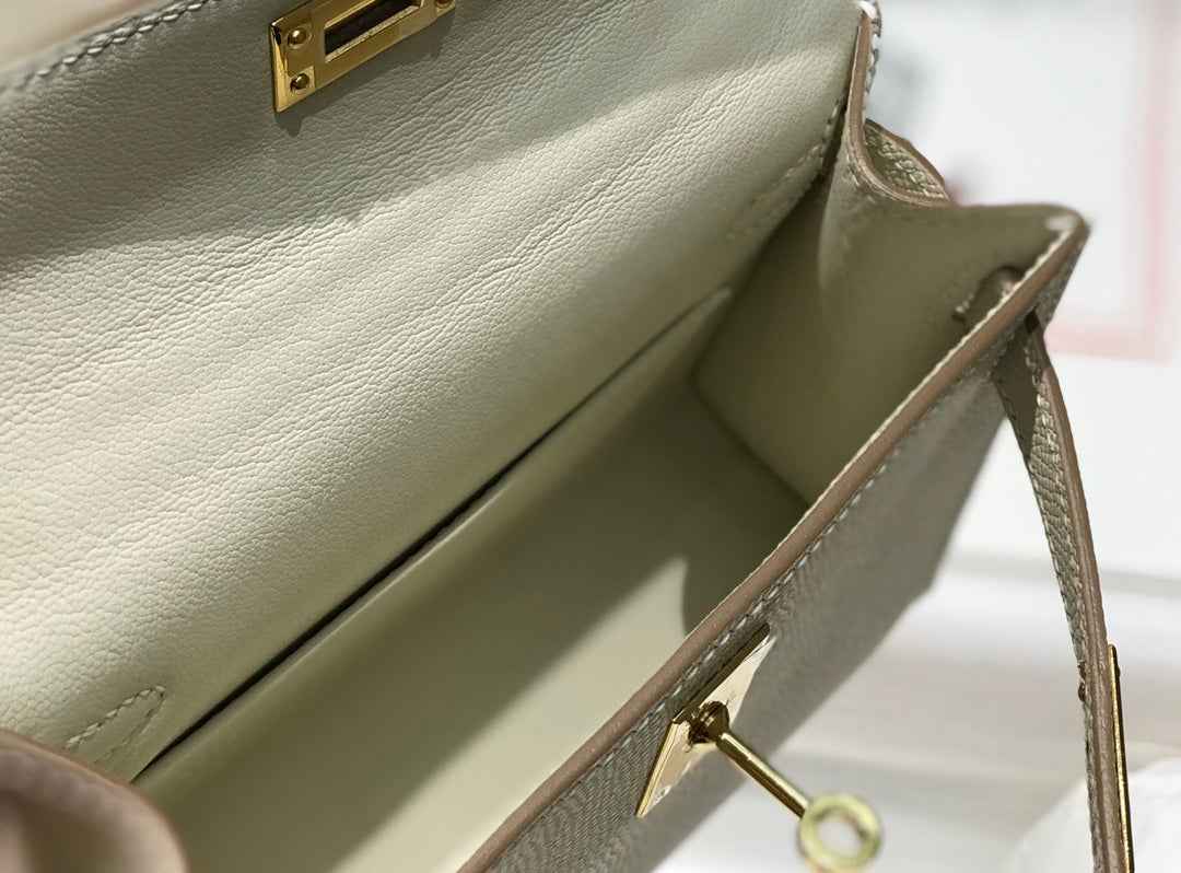 Hermes Kelly Mini II Bag 19 Gold Hardware with Epsom White