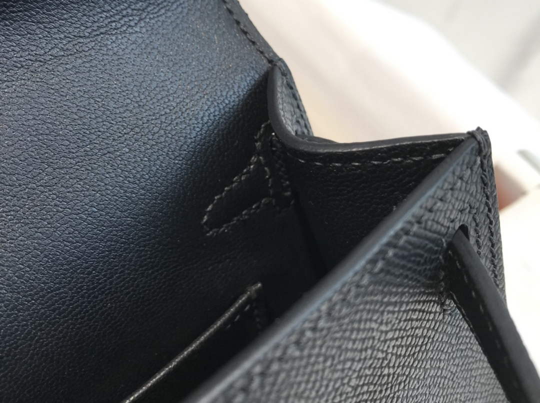 Hermes Kelly Mini II Bag 19 Gold Hardware with Epsom Black