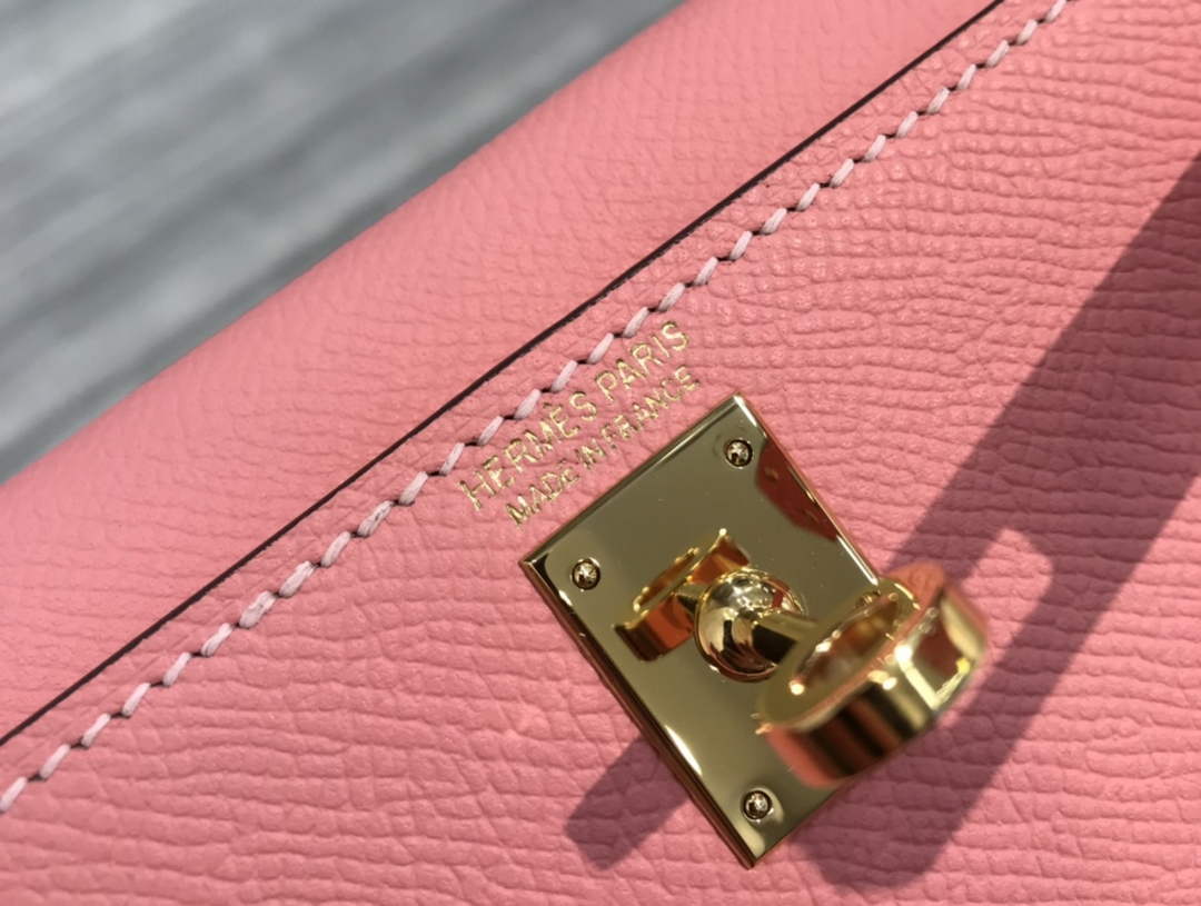 Hermes Kelly Mini II Bag 19 Gold Hardware with Epsom Pink leather