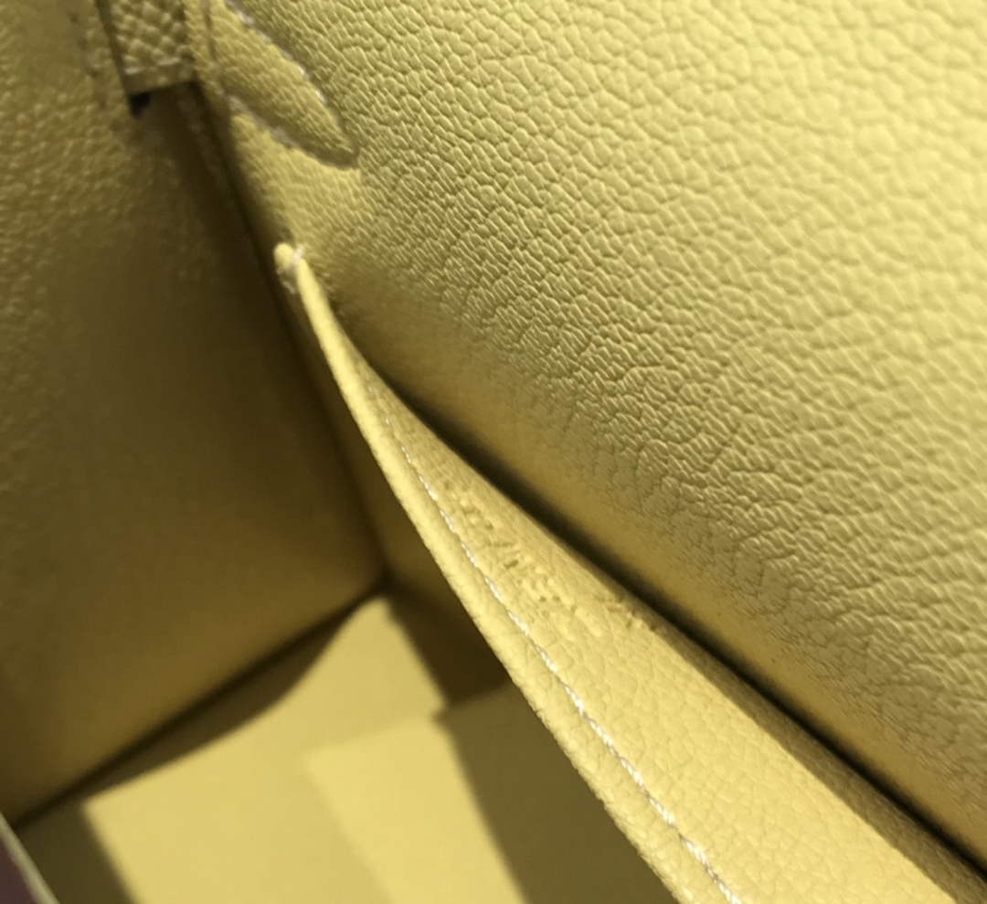 Hermes Kelly Mini II Bag Light Yellow Epsom with Gold Hardware 19