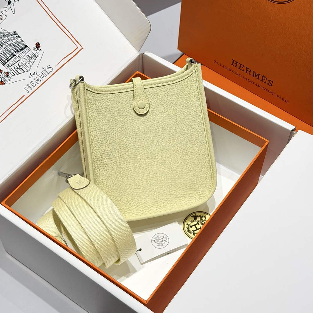Hermes Mini Evelyne 16 Bag in Taurillon Clemence Leather H069437