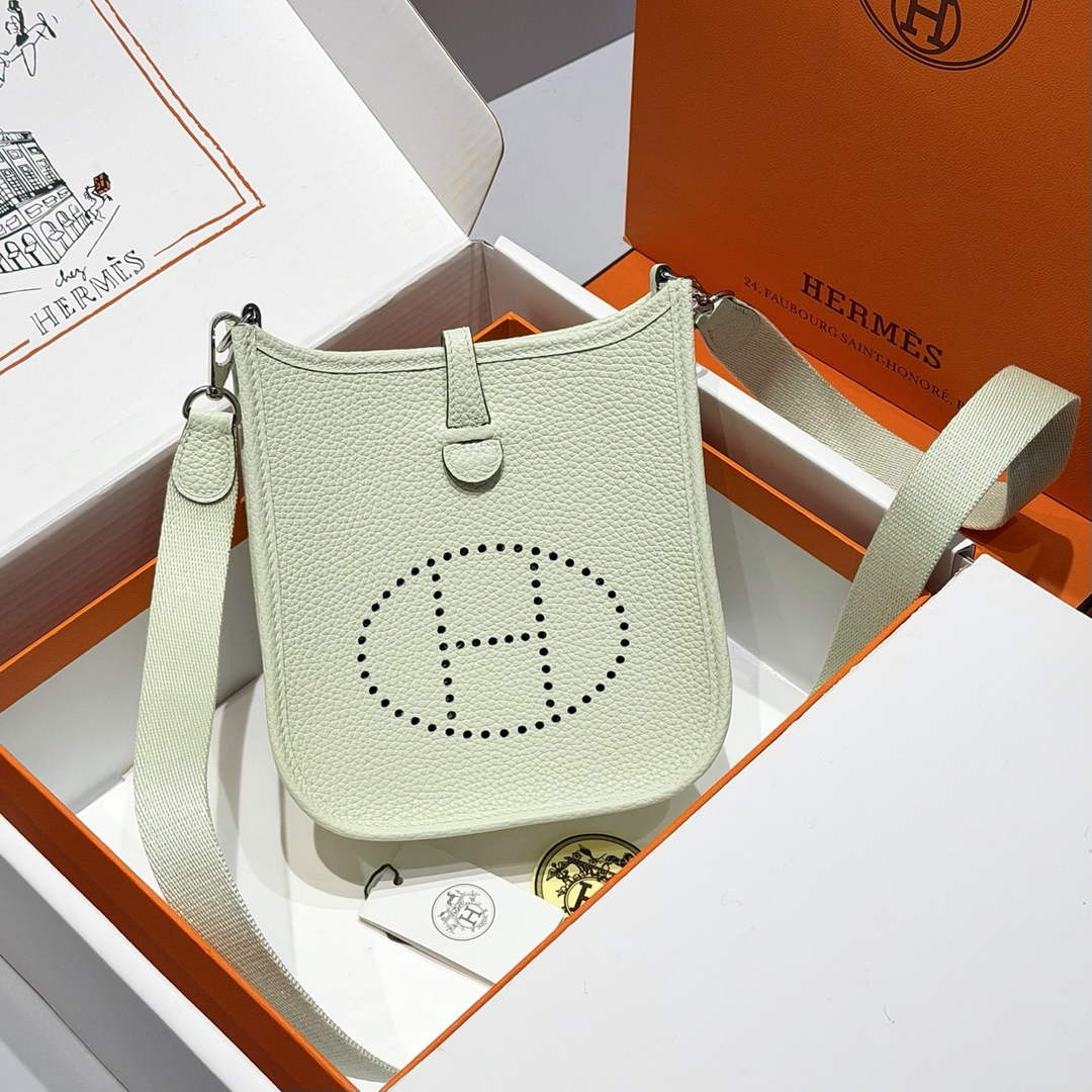 Hermes Mini Evelyne 16 Bag in Taurillon Clemence Leather H069454