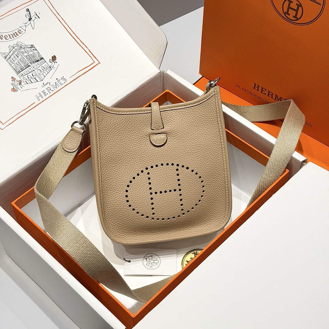 Hermes Mini Evelyne 16 Bag in Taurillon Clemence Leather H069445