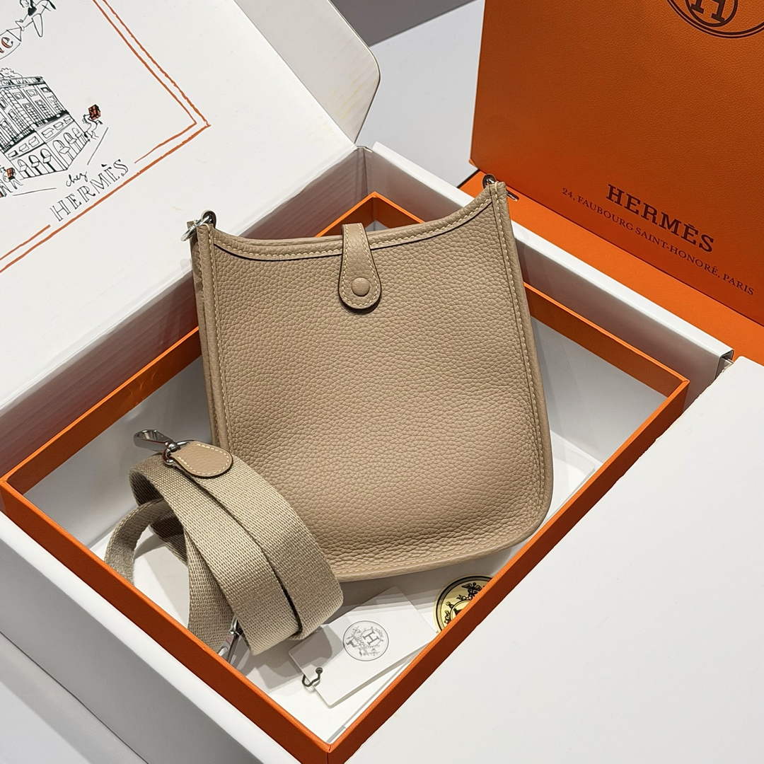 Hermes Mini Evelyne 16 Bag in Taurillon Clemence Leather H069445