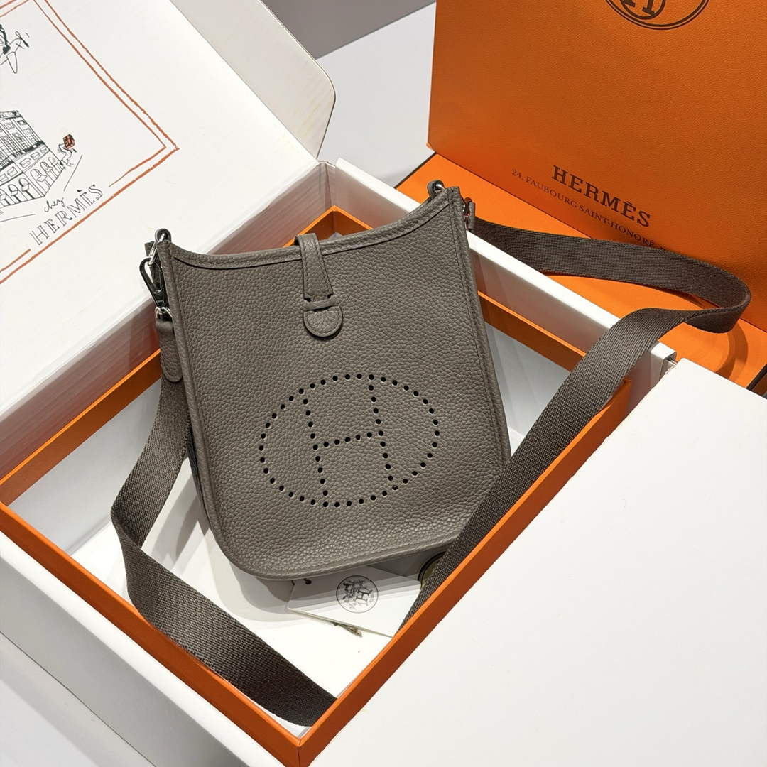 Hermes Mini Evelyne 16 Bag in Taurillon Clemence Leather H069447