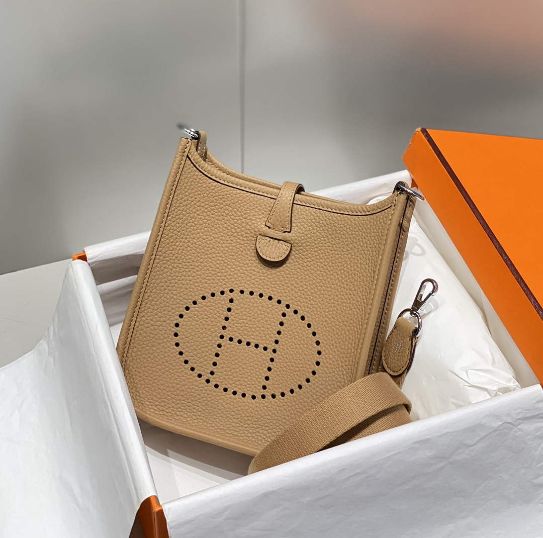 Hermes Mini Evelyne 16 Bag in Taurillon Clemence Leather H069455