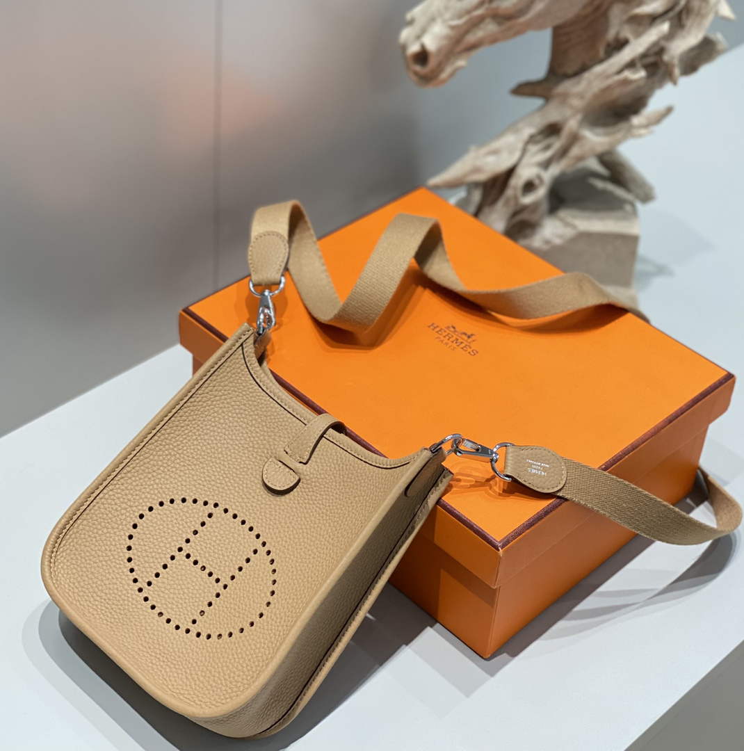 Hermes Mini Evelyne 16 Bag in Taurillon Clemence Leather H069455