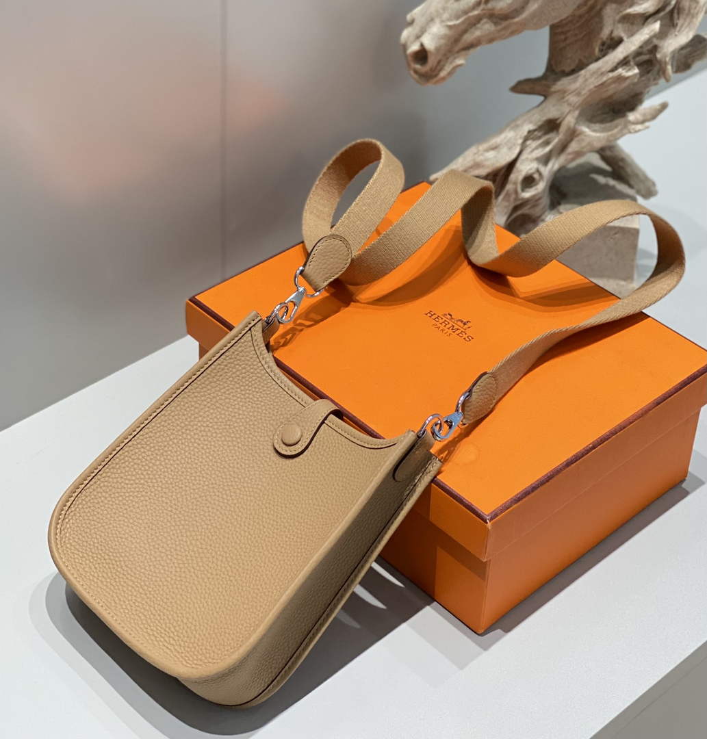 Hermes Mini Evelyne 16 Bag in Taurillon Clemence Leather H069455