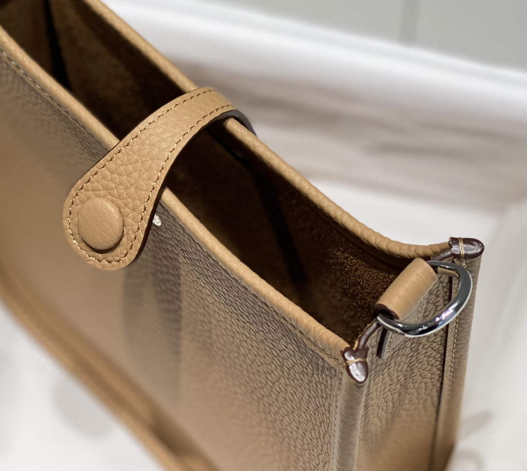 Hermes Mini Evelyne 16 Bag in Taurillon Clemence Leather H069455