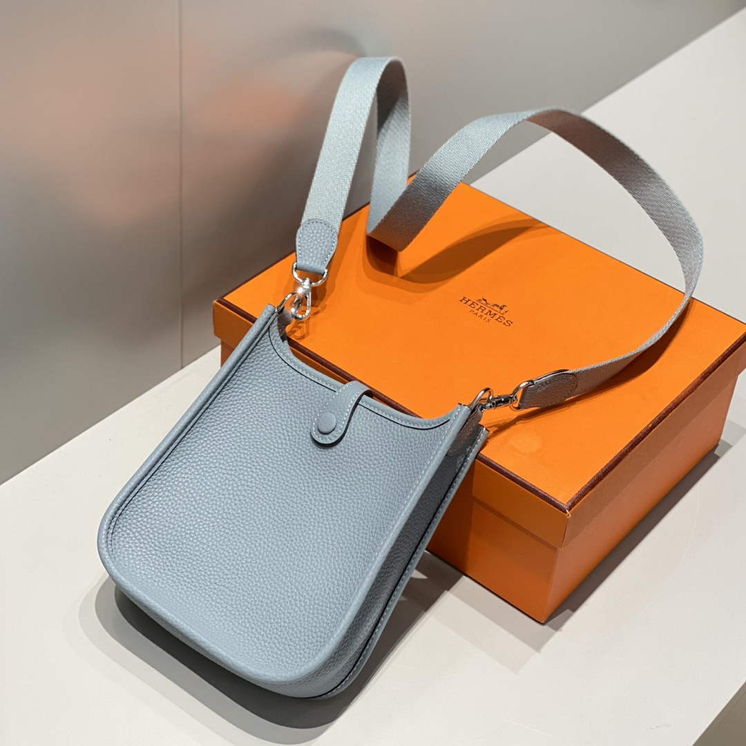 Hermes Mini Evelyne 16 Bag in Taurillon Clemence Leather H069452