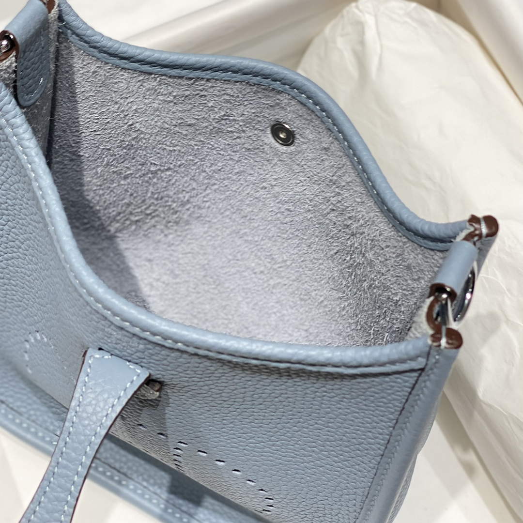 Hermes Mini Evelyne 16 Bag in Taurillon Clemence Leather H069452