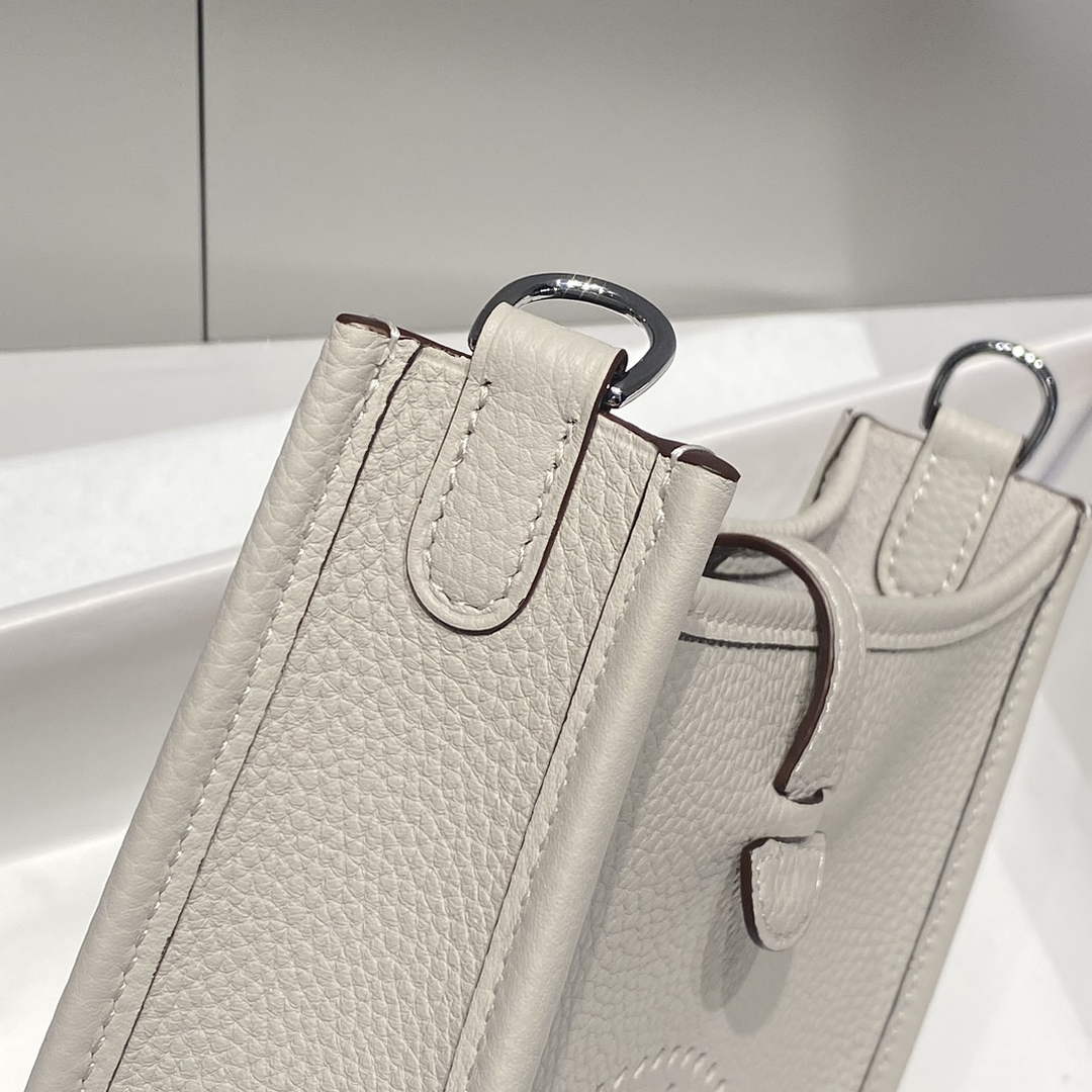 Hermes Mini Evelyne 16 Bag in Taurillon Clemence Leather H069458