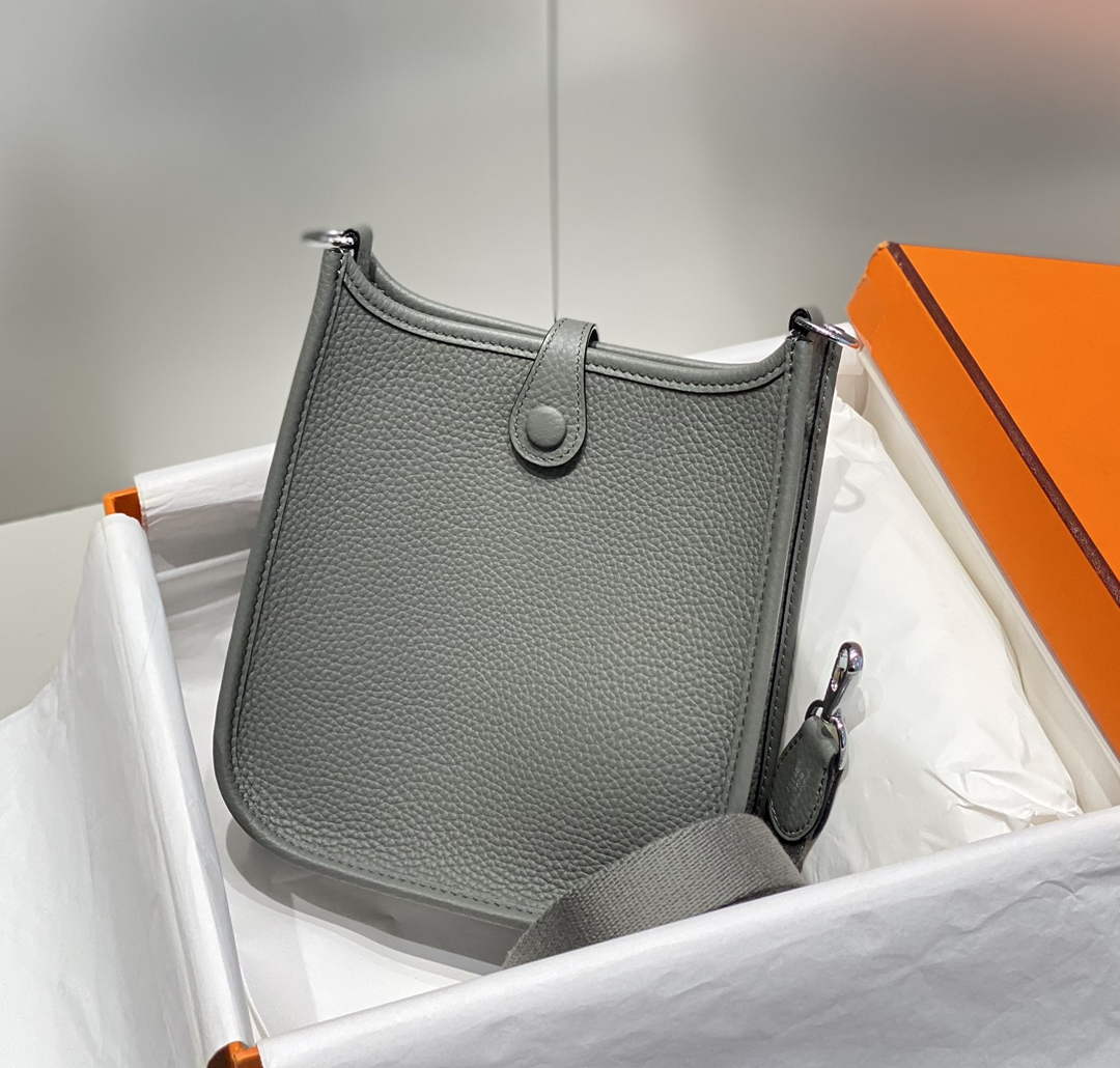 Hermes Mini Evelyne 16 Bag in Taurillon Clemence Leather H069459