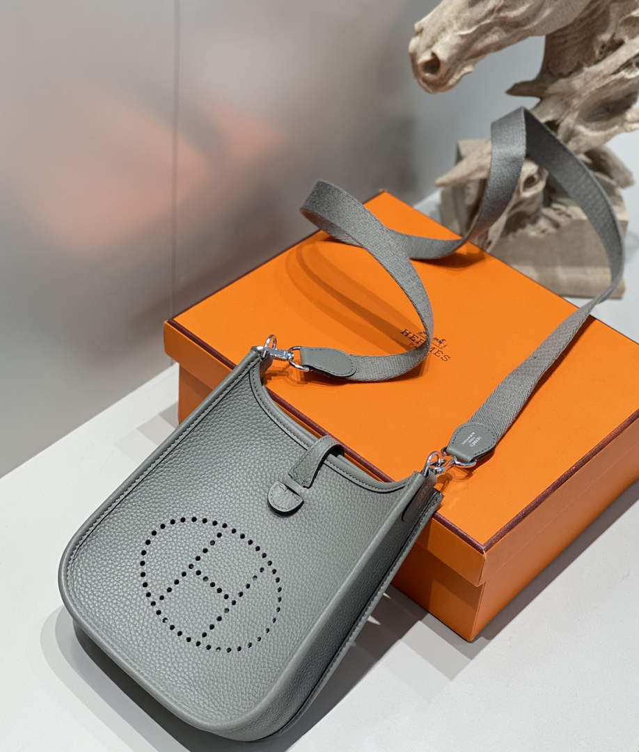 Hermes Mini Evelyne 16 Bag in Taurillon Clemence Leather H069459