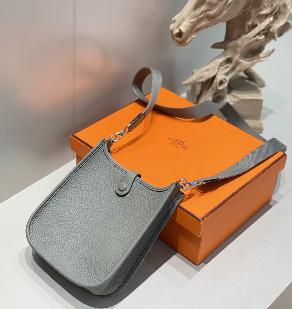 Hermes Mini Evelyne 16 Bag in Taurillon Clemence Leather H069459