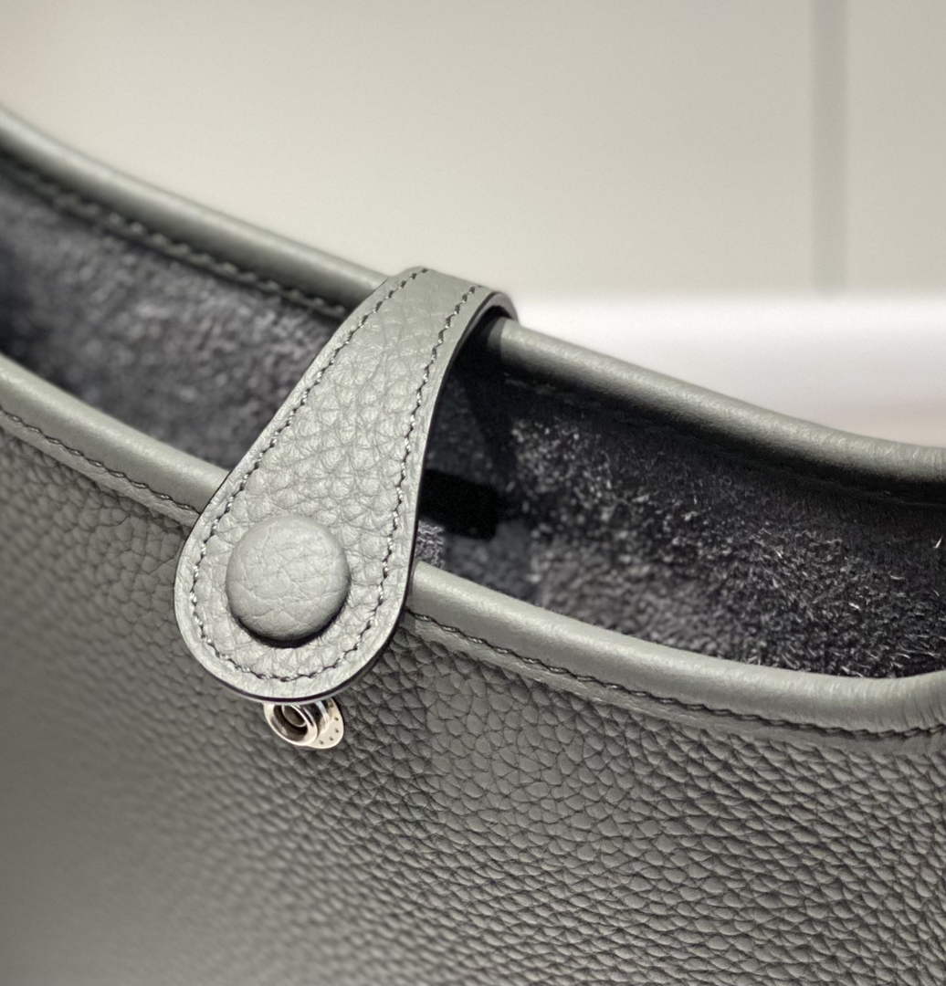 Hermes Mini Evelyne 16 Bag in Taurillon Clemence Leather H069459