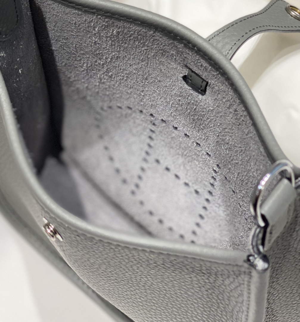 Hermes Mini Evelyne 16 Bag in Taurillon Clemence Leather H069459