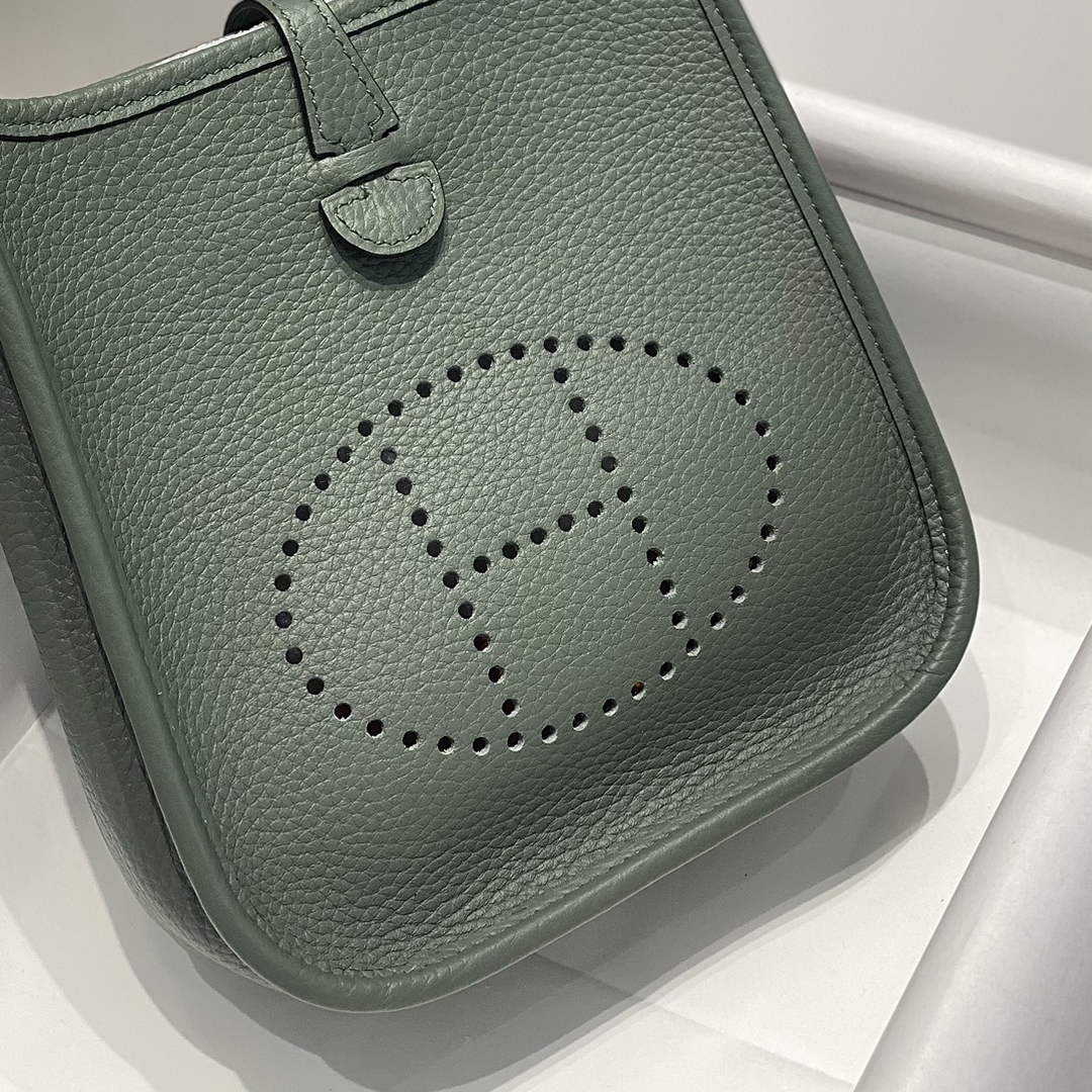 Hermes Mini Evelyne 16 Bag in Taurillon Clemence Leather H069428