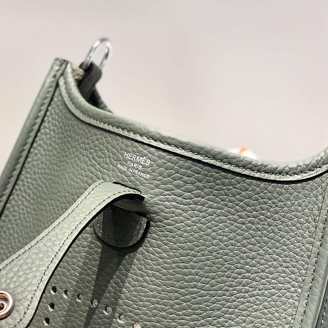Hermes Mini Evelyne 16 Bag in Taurillon Clemence Leather H069428