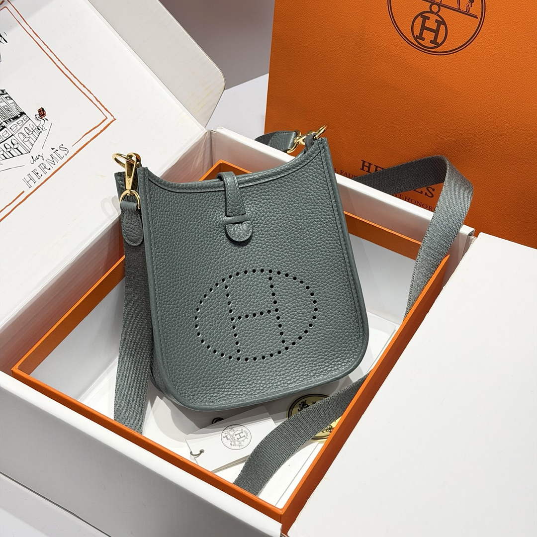 Hermes Mini Evelyne 16 Bag in Taurillon Clemence Leather H069427
