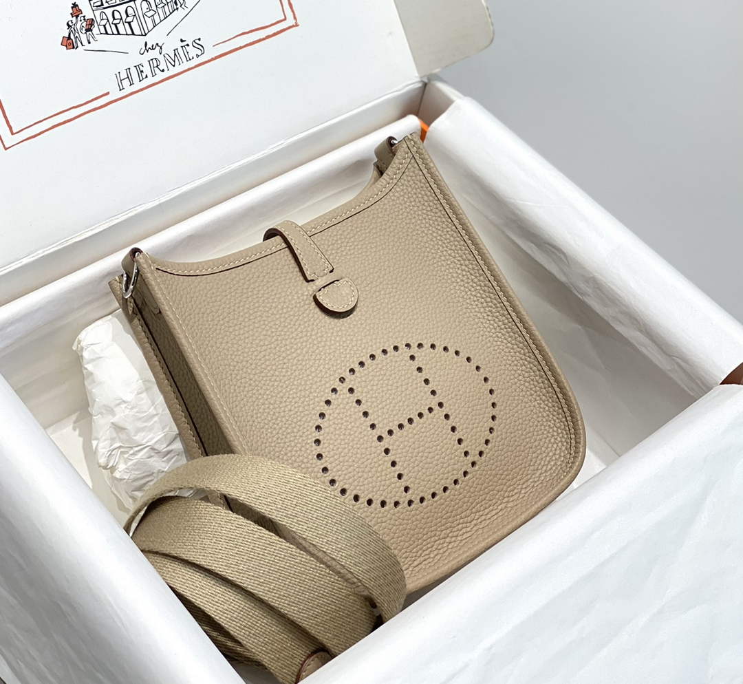 Hermes Mini Evelyne 16 Bag in Taurillon Clemence Leather H069427