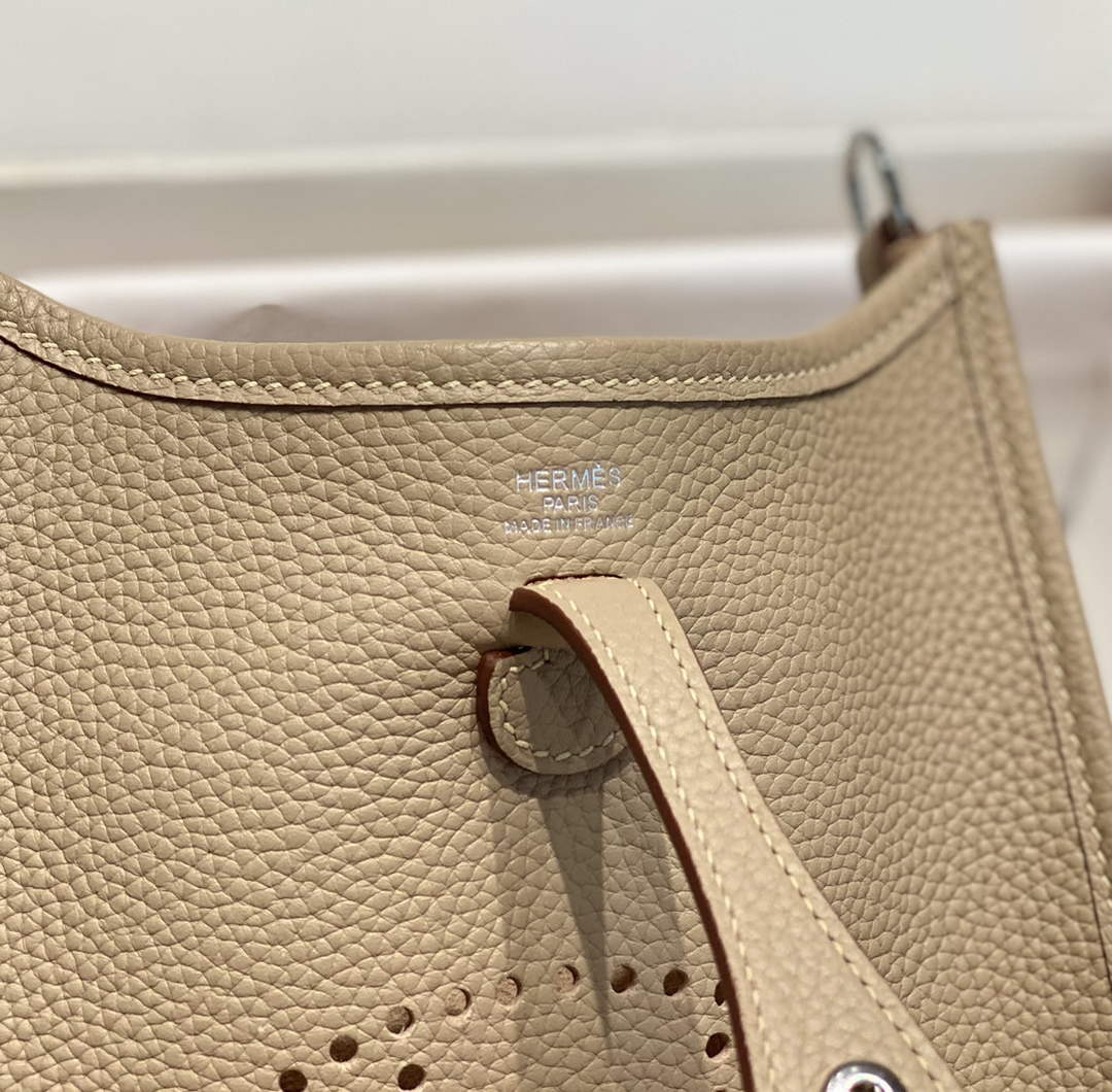 Hermes Mini Evelyne 16 Bag in Taurillon Clemence Leather H069427