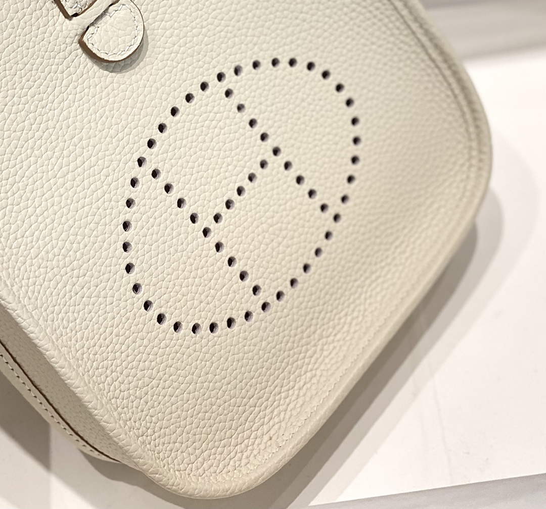 Hermes Mini Evelyne 16 Bag in Taurillon Clemence Leather H069428