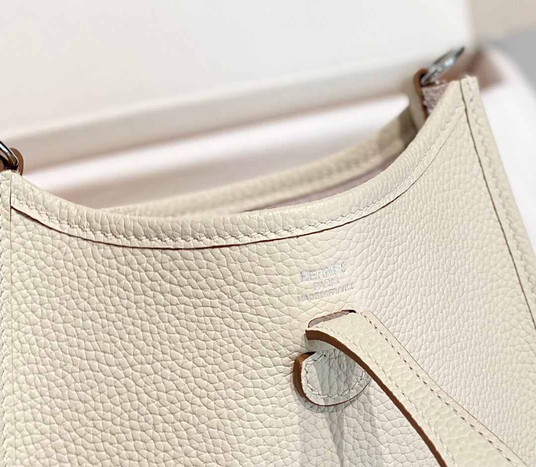 Hermes Mini Evelyne 16 Bag in Taurillon Clemence Leather H069428