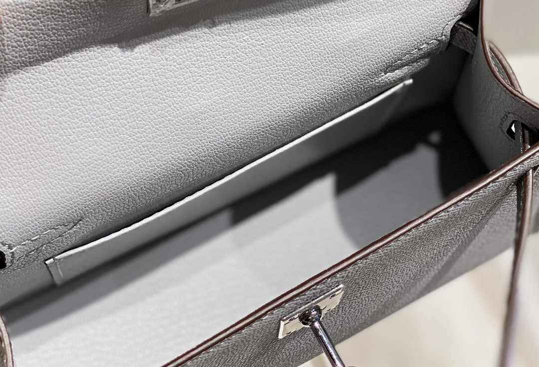 Hermes Mini Kelly II Bag 19 Light Gray Epsom Gold Hardware H86102