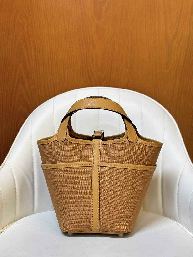 Hermès Picotin Lock 18 pocket bag H925610