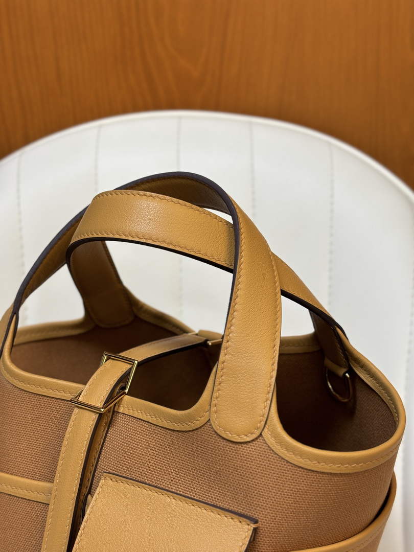 Hermès Picotin Lock 18 pocket bag H925610