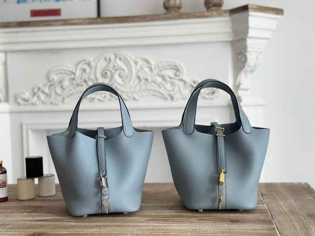 Hermès Picotin Lock 18 pocket bag Togo Leather light blue H9352003