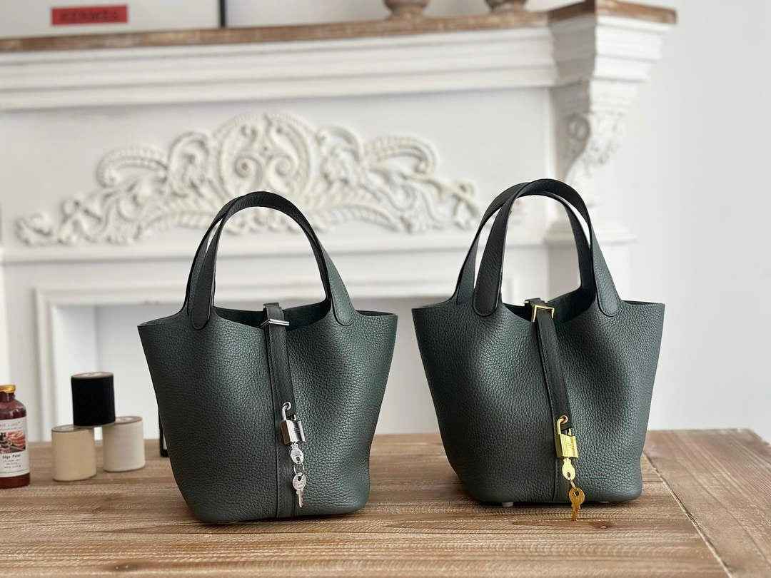 Hermès Picotin Lock 18 pocket bag Togo Leather dark green H9352001